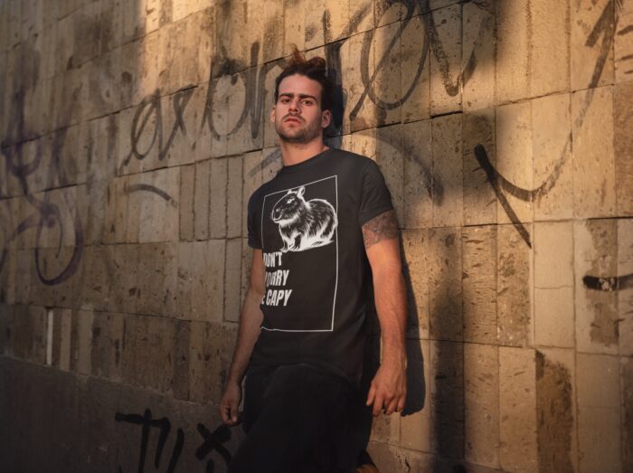 KAPIBARA DON'T WORRY BE CAPY- koszulka z nadrukiem - obrazek 3