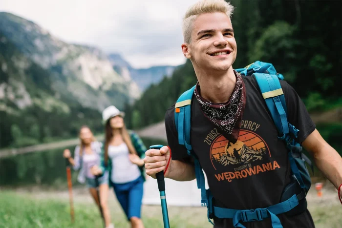 Koszulka męska t-shirt wakacje W GÓRY NA SZLAK dla miłośników podróży - obrazek 3